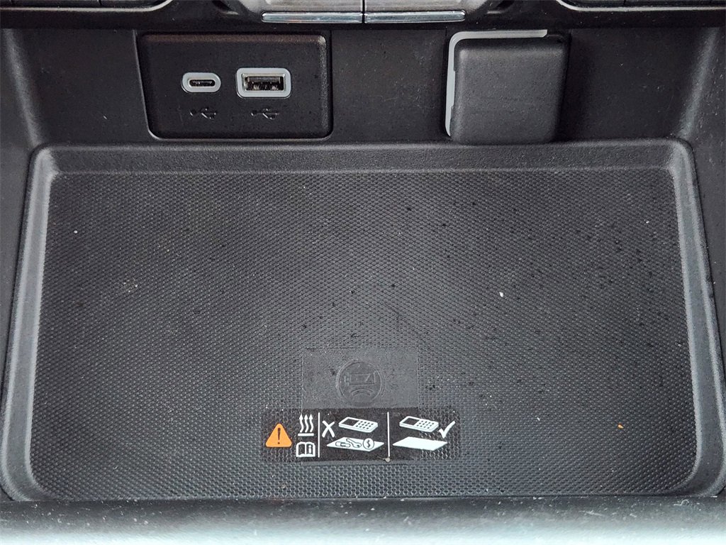 Used 2024 GMC Yukon XL AT4 w/ Technology Package image 22