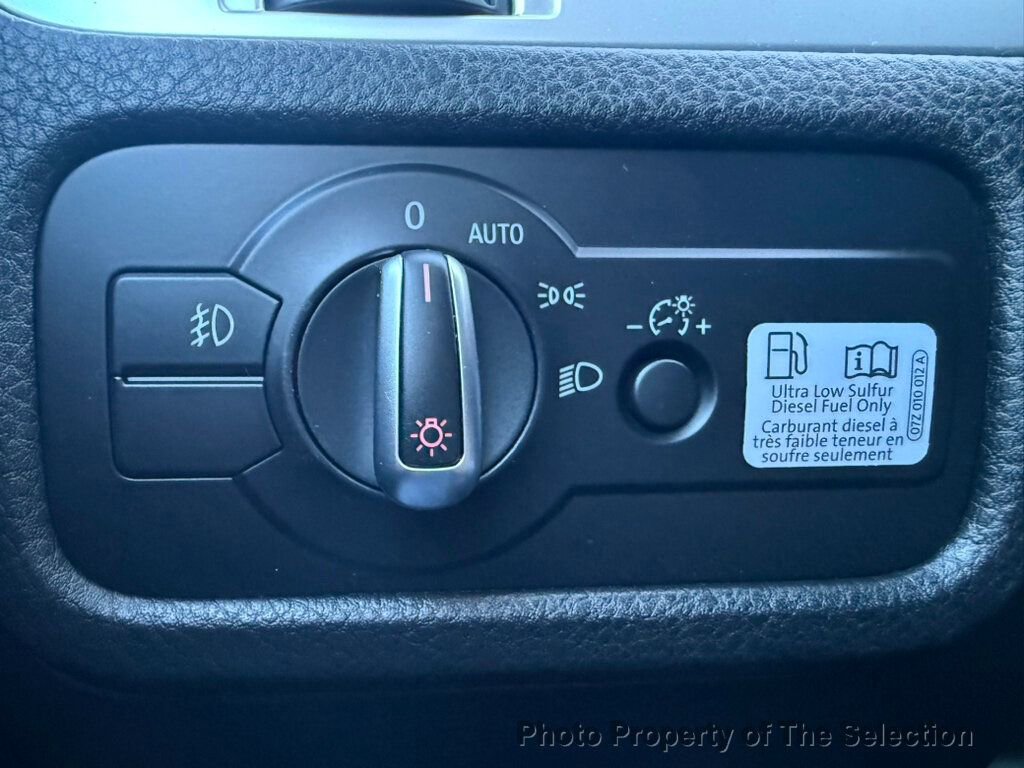 Used 2014 Volkswagen Touareg TDI image 26