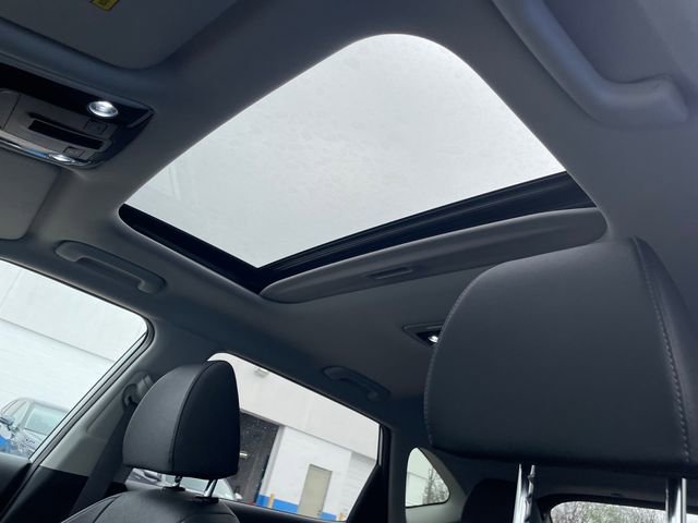 Used 2024 Kia Seltos SX w/ SX Sunroof Package AWD/4WD image 16