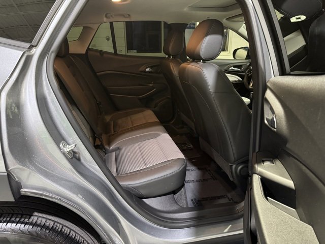 Used 2024 Chevrolet Trax LT w/ Sunroof Package image 13