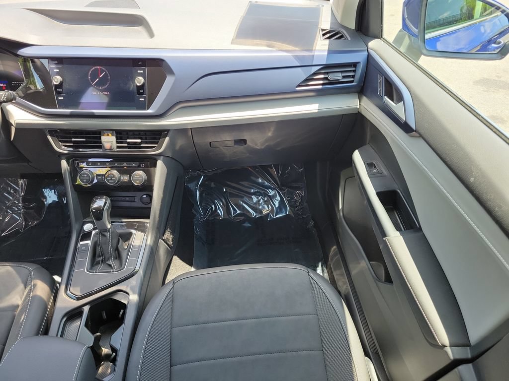 Used 2024 Volkswagen Taos SE FWD image 15