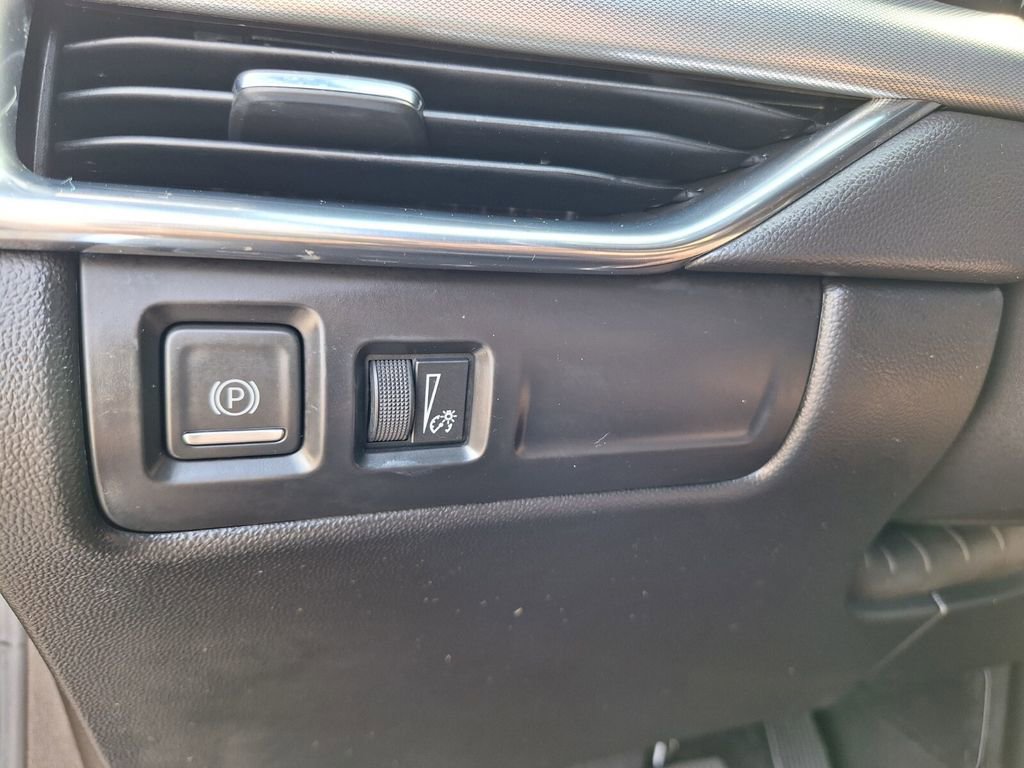 Certified 2023 Cadillac XT4 Premium Luxury w/ Enhanced Visibility Package image 22