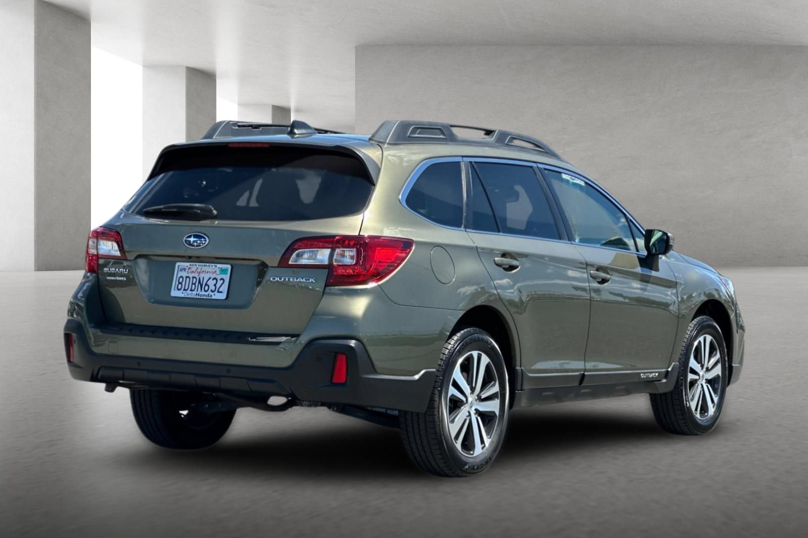 Used 2018 Subaru Outback 2.5i Limited AWD/4WD image 4