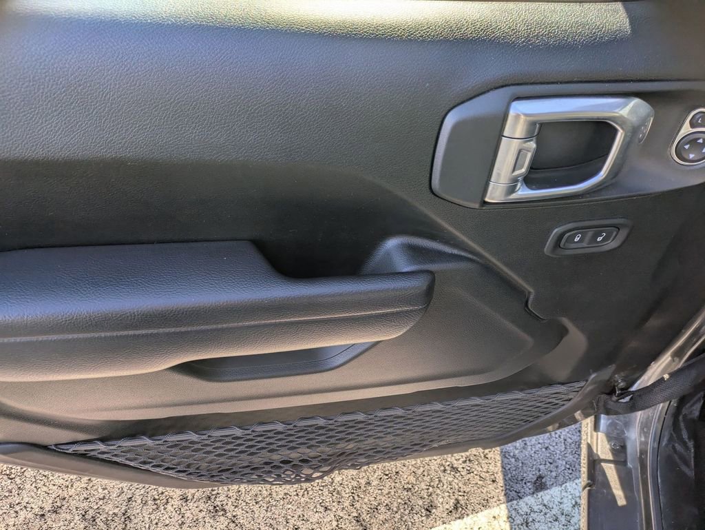 Used 2022 Jeep Gladiator Sport image 9