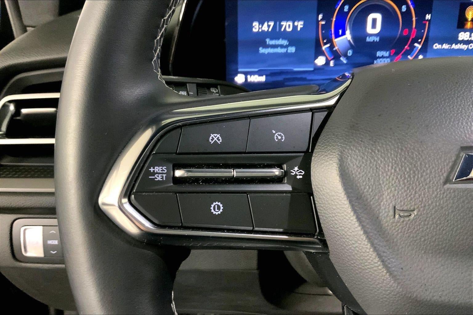 Used 2026 Chevrolet Traverse LT FWD image 18