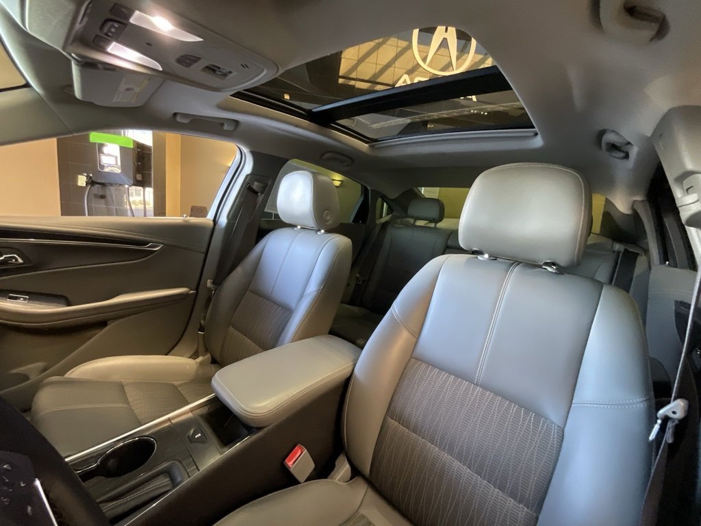 Used 2016 Chevrolet Impala LT w/ Convenience Package image 10