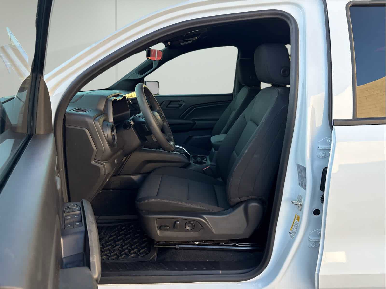 Used 2024 Chevrolet Colorado W/T w/ Advanced Trailering Package image 10