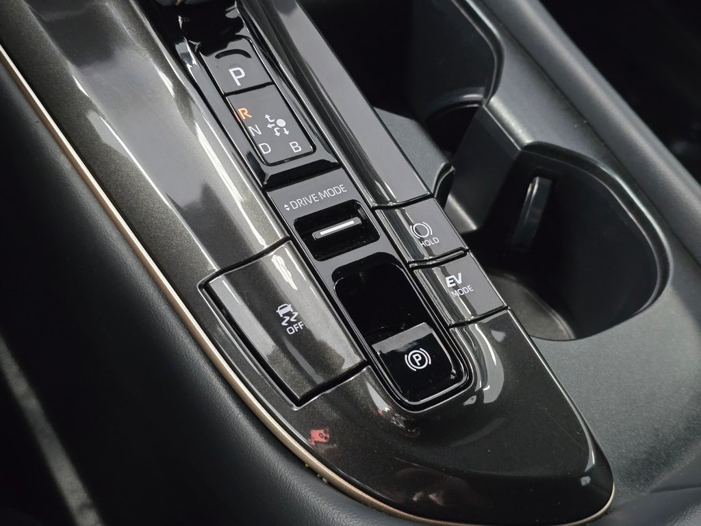 Used 2025 Toyota Crown AWD/4WD image 28