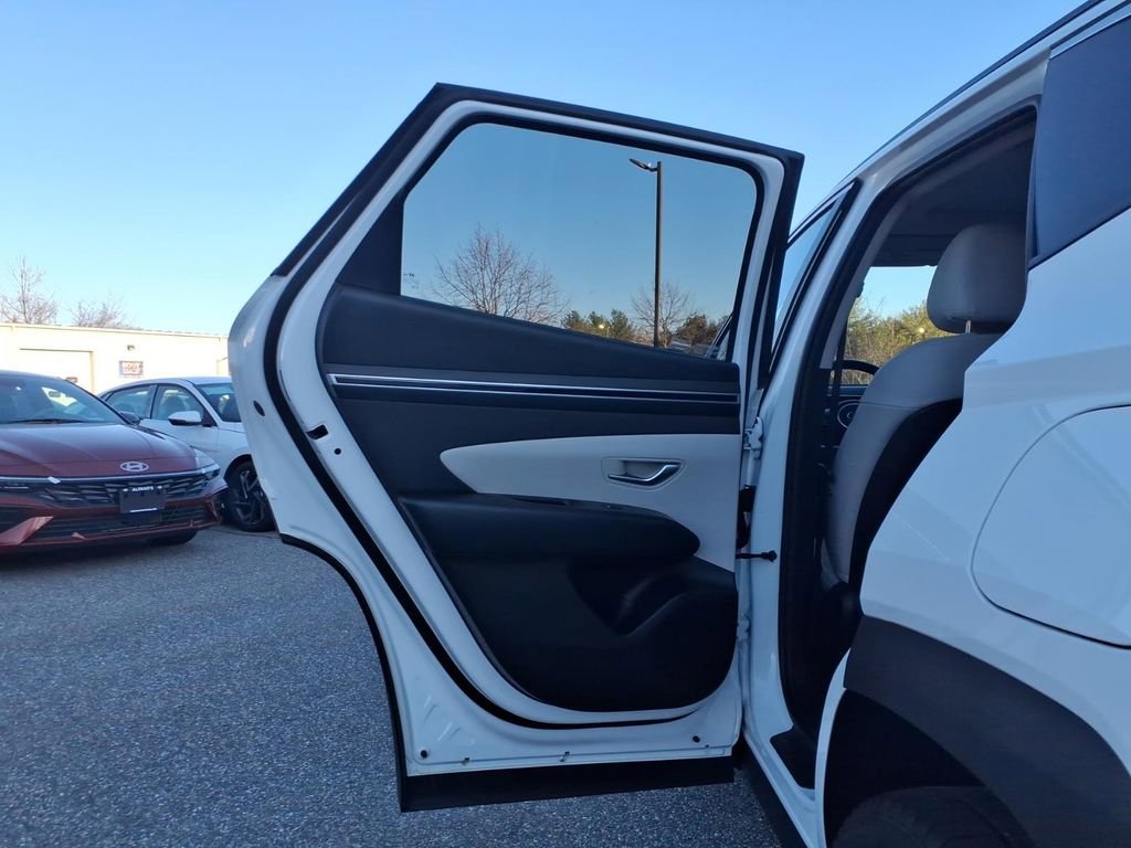 Used 2023 Hyundai Tucson SEL w/ Convenience Package image 14