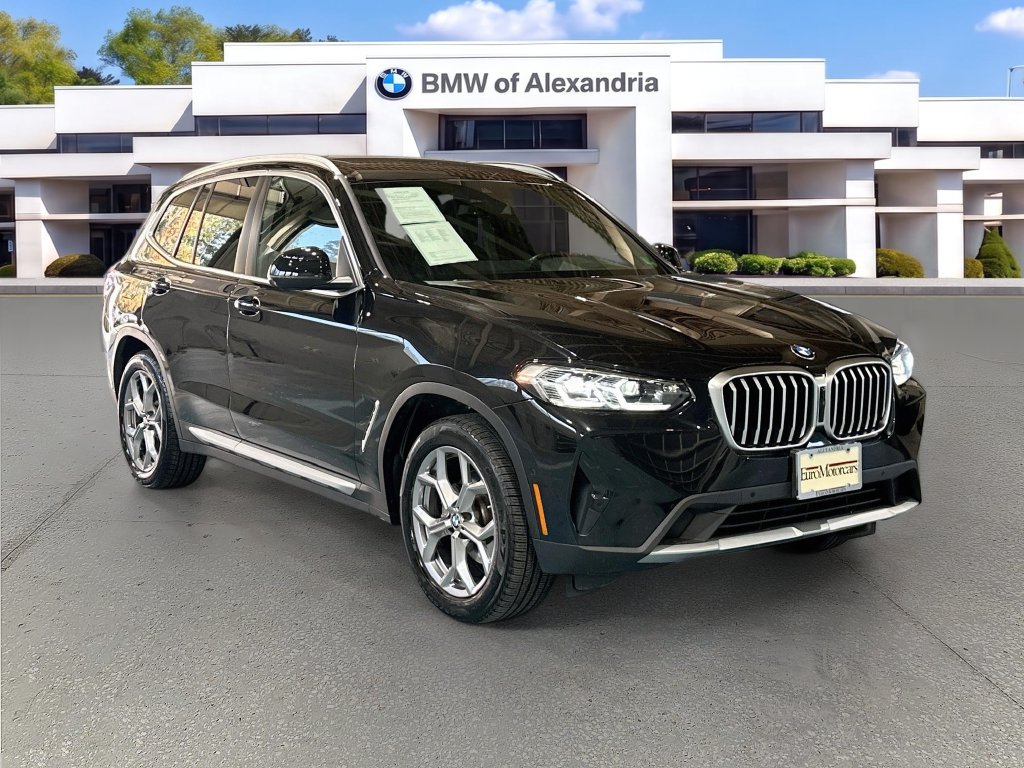 Used 2024 BMW X3 xDrive30i w/ Premium Package AWD/4WD image 3