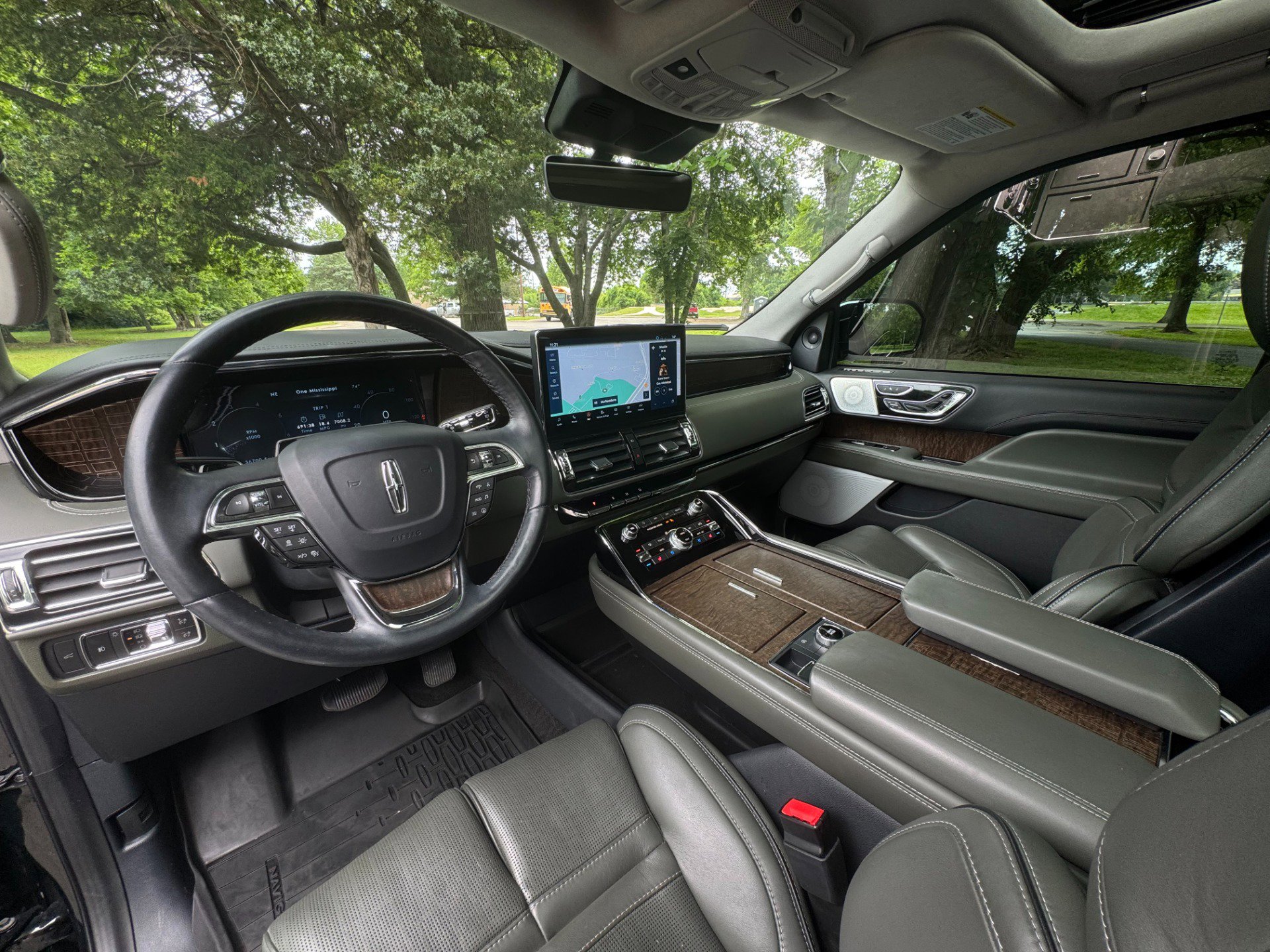 Used 2022 Lincoln Navigator Black Label image 10