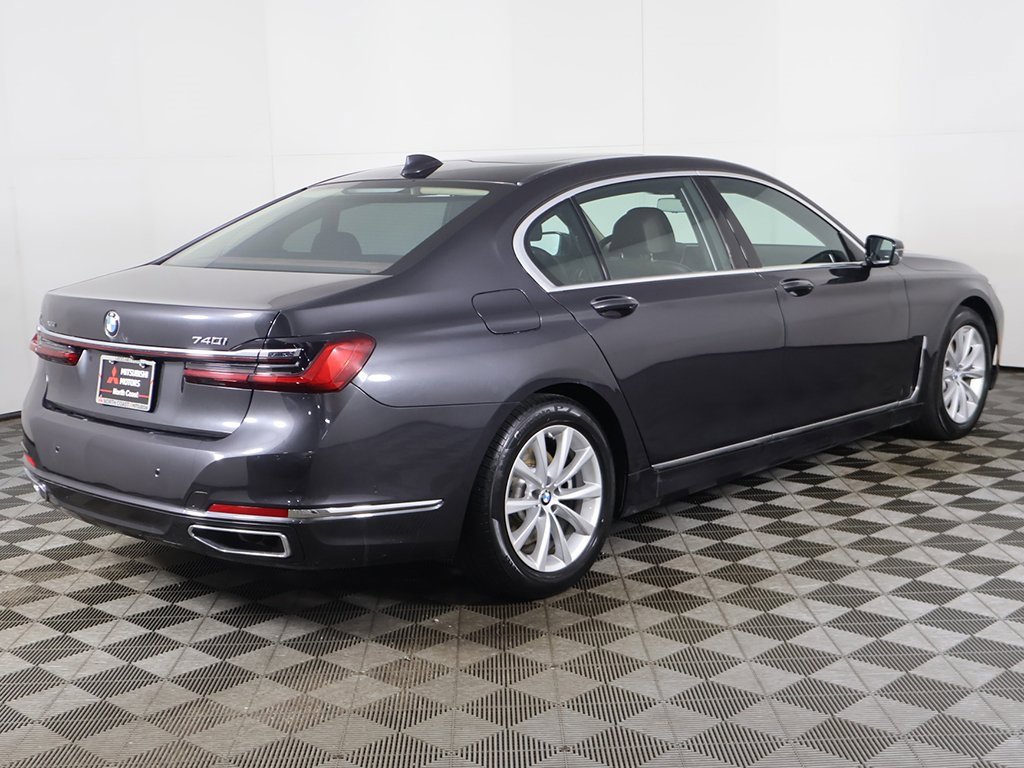 Used 2022 BMW 740i xDrive w/ Premium Package image 15