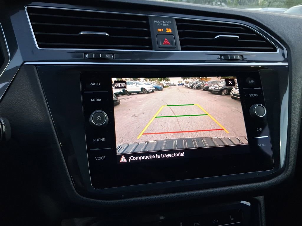 Used 2023 Volkswagen Tiguan SE R-Line image 22