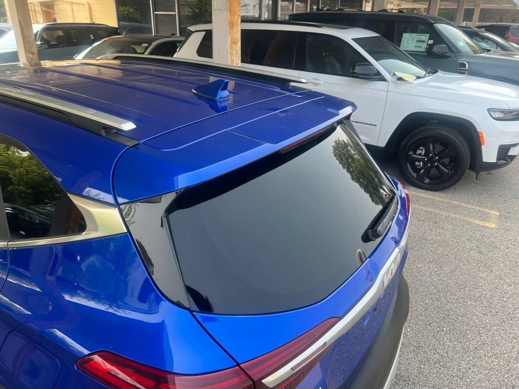 Certified 2023 Kia Seltos SX w/ SX Sunroof Package AWD/4WD image 39