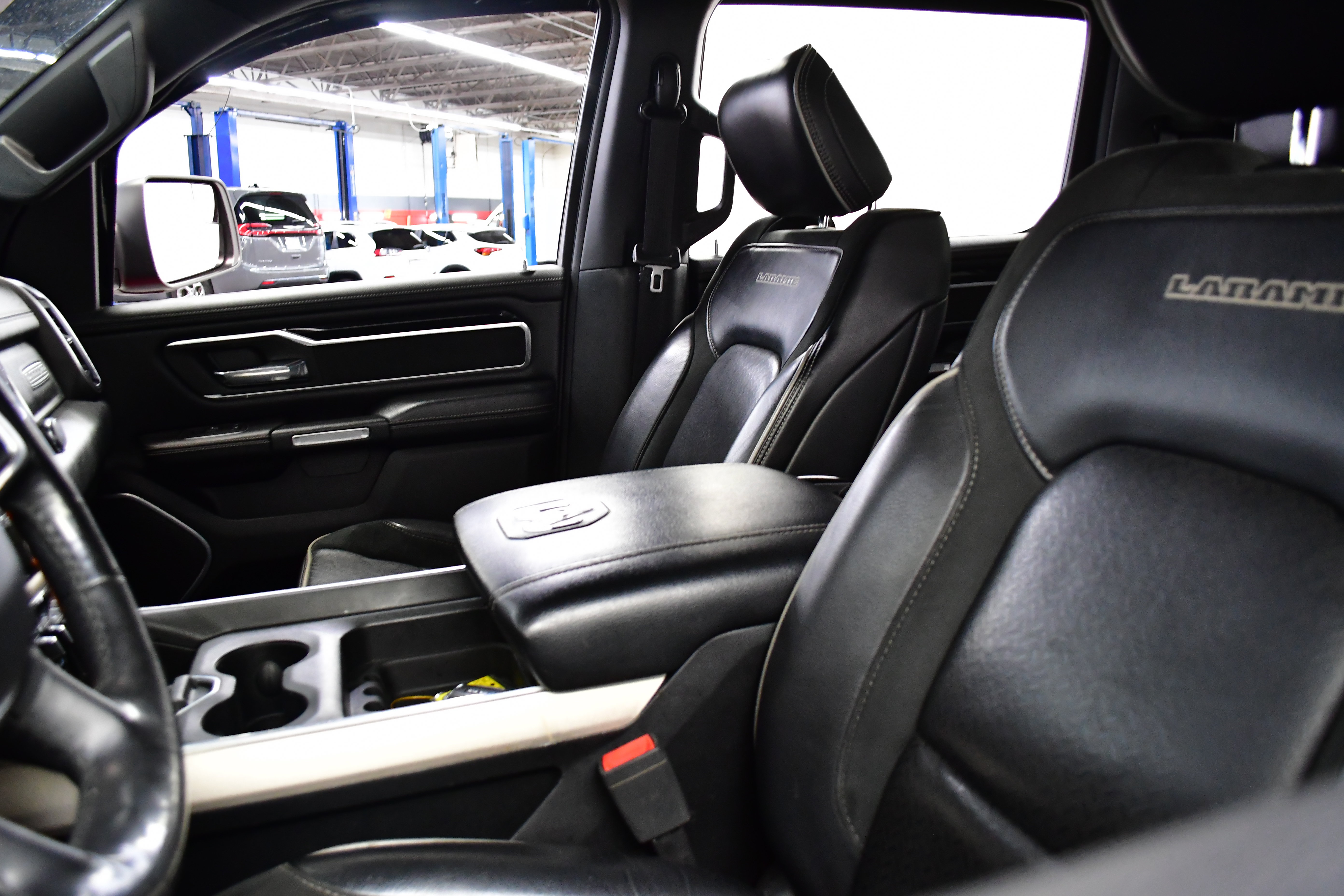 Used 2019 RAM 1500 Laramie w/ Sport Appearance Package AWD/4WD image 9