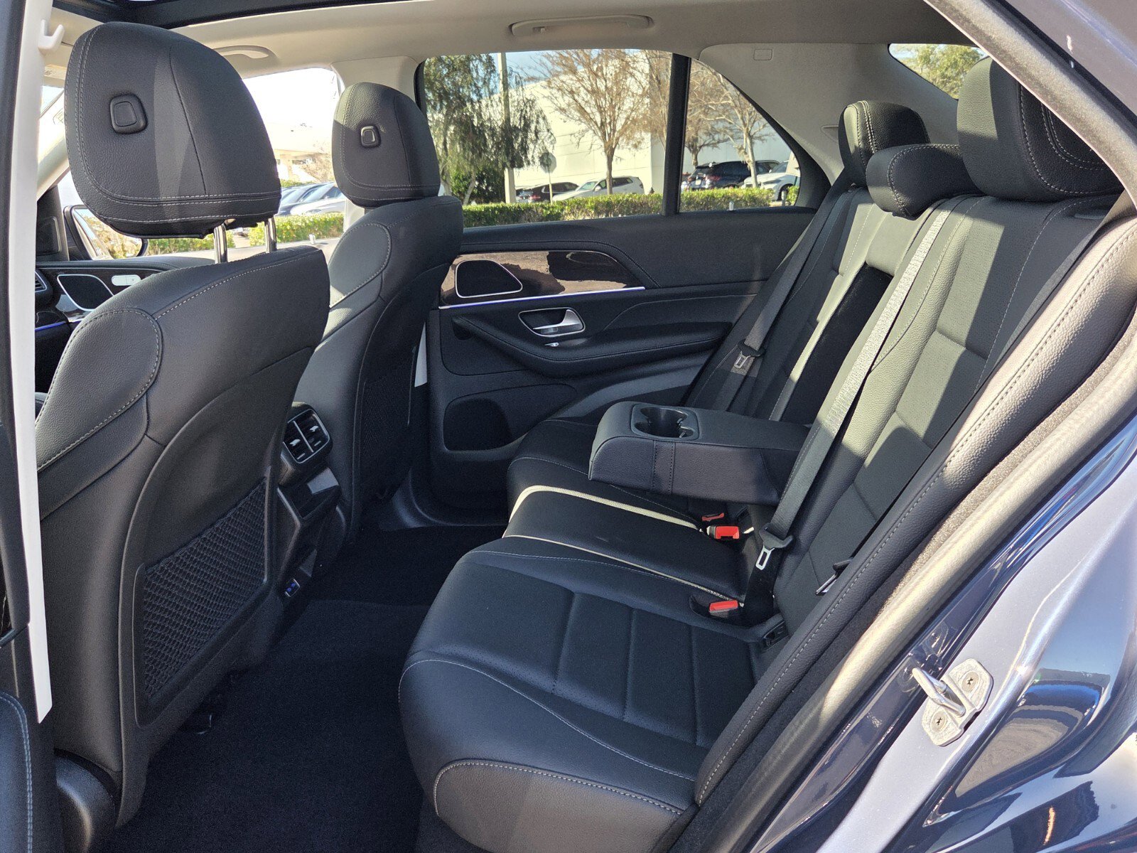 Used 2025 Mercedes-Benz GLE 350 4MATIC image 11