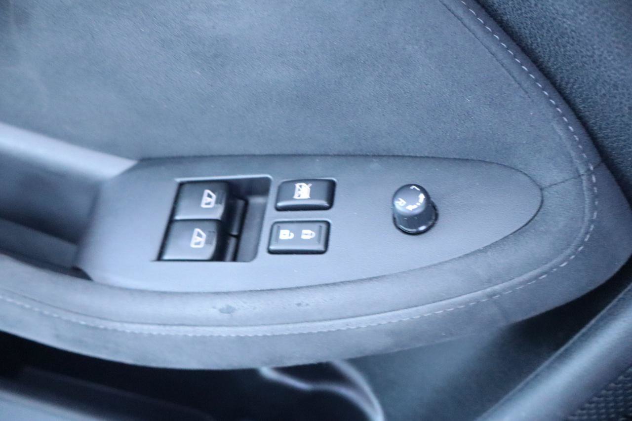 Used 2014 Nissan 370Z Touring RWD image 26