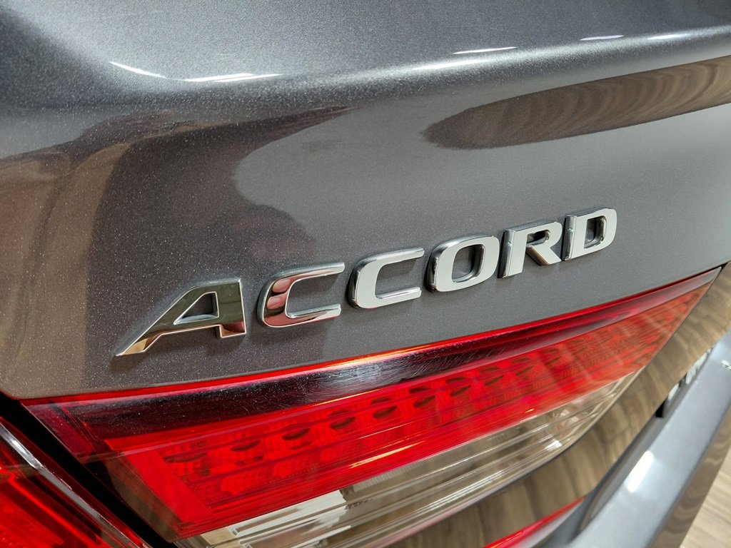 Used 2019 Honda Accord Touring image 17