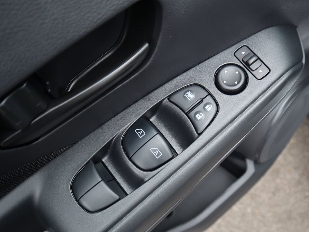 New 2025 Nissan Kicks Play S image 16