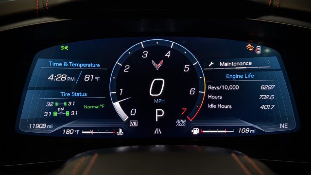 Used 2024 Chevrolet Corvette Stingray Premium Cpe w/ Z51 Performance Package RWD image 12
