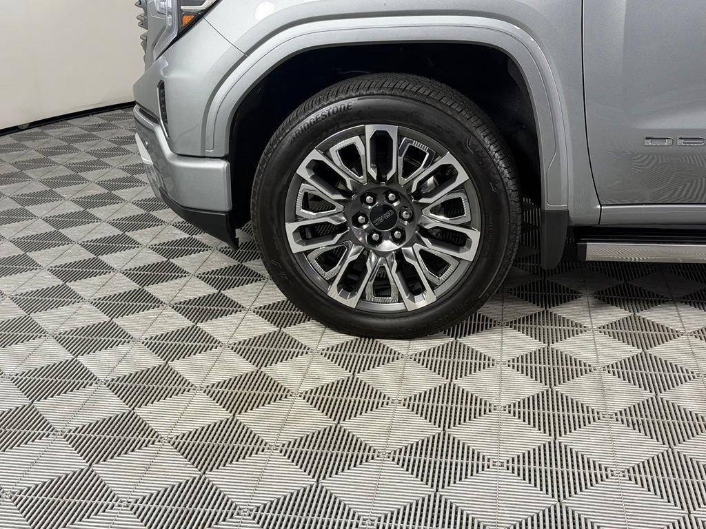 Used 2025 GMC Sierra 1500 Denali Ultimate AWD/4WD image 12