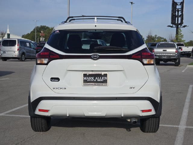 Used 2024 Nissan Kicks SV w/ Interior Electronics Package FWD image 6
