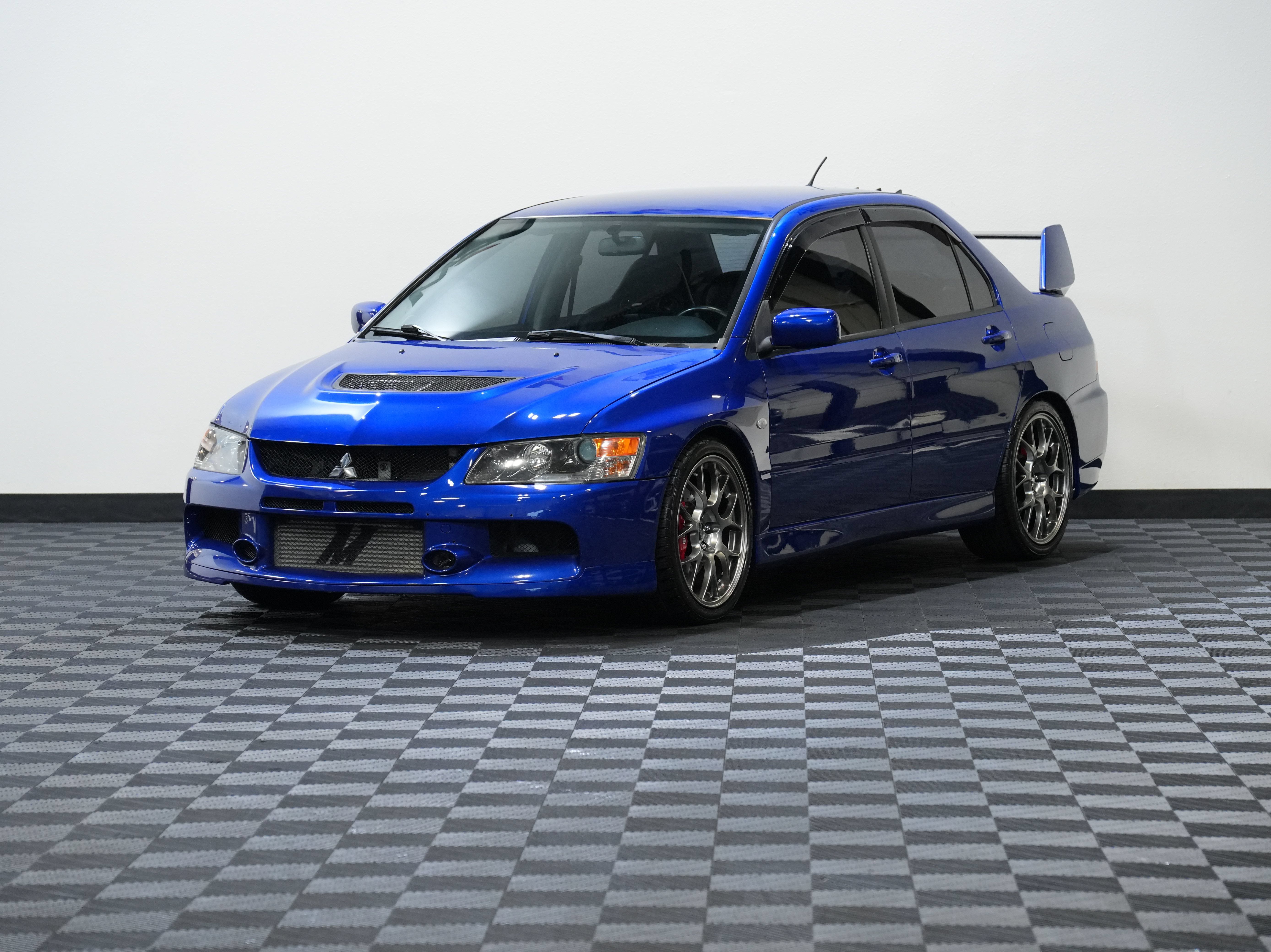 Used 2006 Mitsubishi Lancer Evolution AWD/4WD image 3