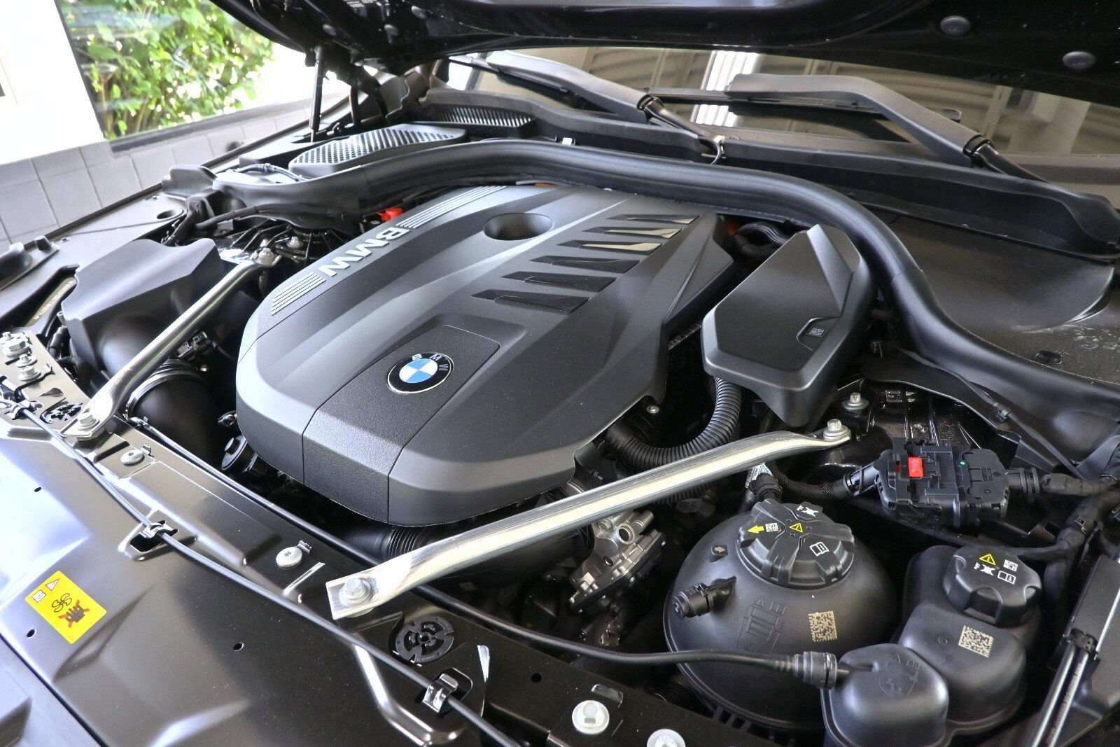 New 2026 BMW 550e xDrive w/ Executive Package image 25