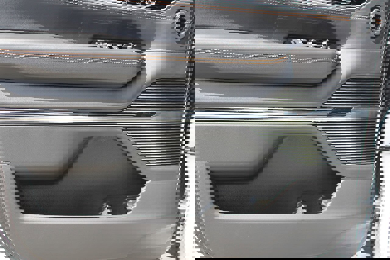 New 2025 Jeep Grand Wagoneer Series III w/ Rear Seat Video Group 1 image 11