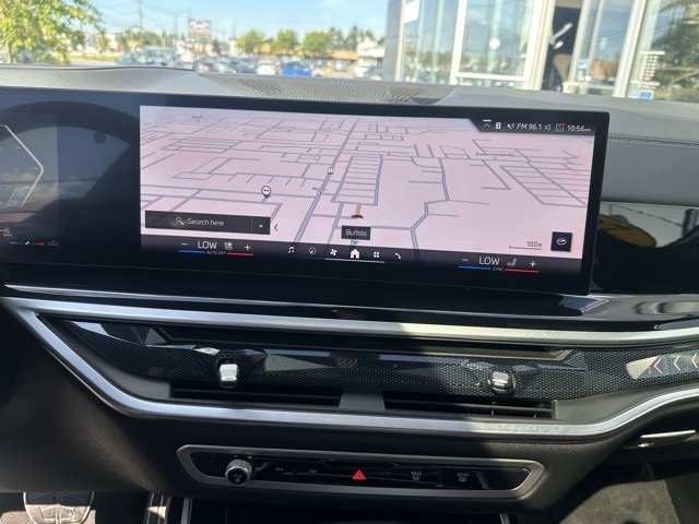 Used 2024 BMW X7 xDrive40i w/ M Sport Package image 19