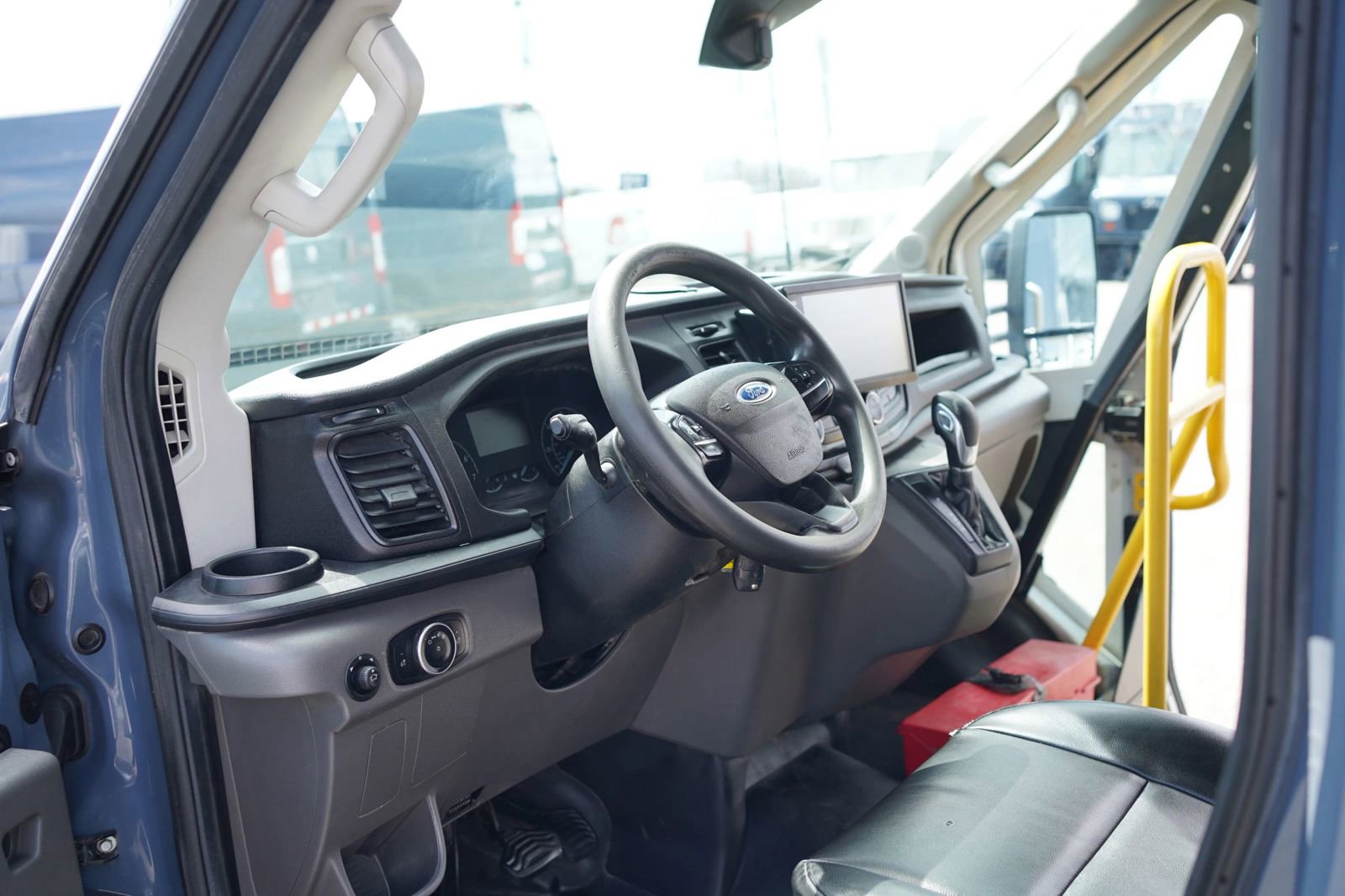 Used 2021 Ford Transit 350 DRW image 2