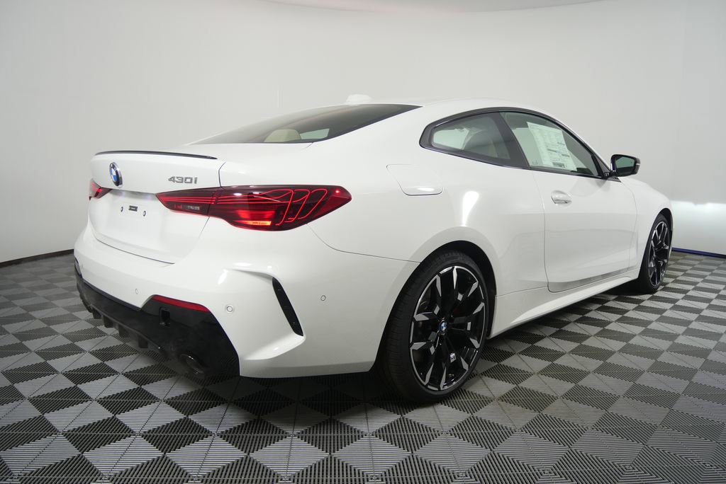 New 2026 BMW 430i Coupe w/ M Sport Package RWD image 3