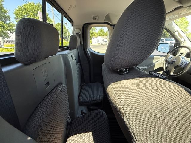 Used 2017 Nissan Frontier SV w/ SV Value Truck Package AWD/4WD image 9