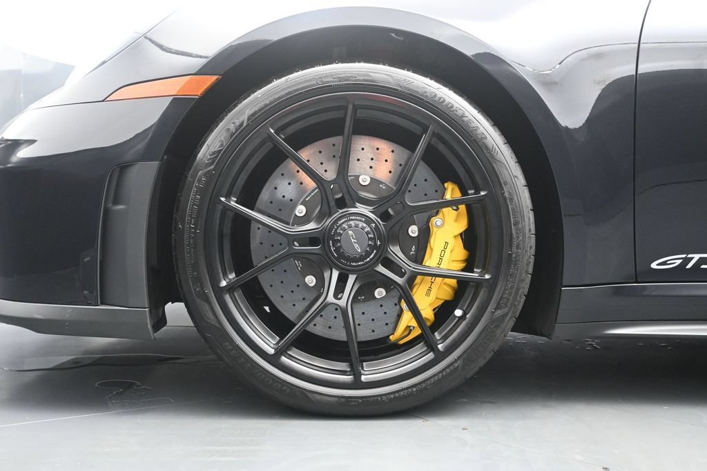 Certified 2026 Porsche 911 GT3 w/ Chrono Package RWD image 6