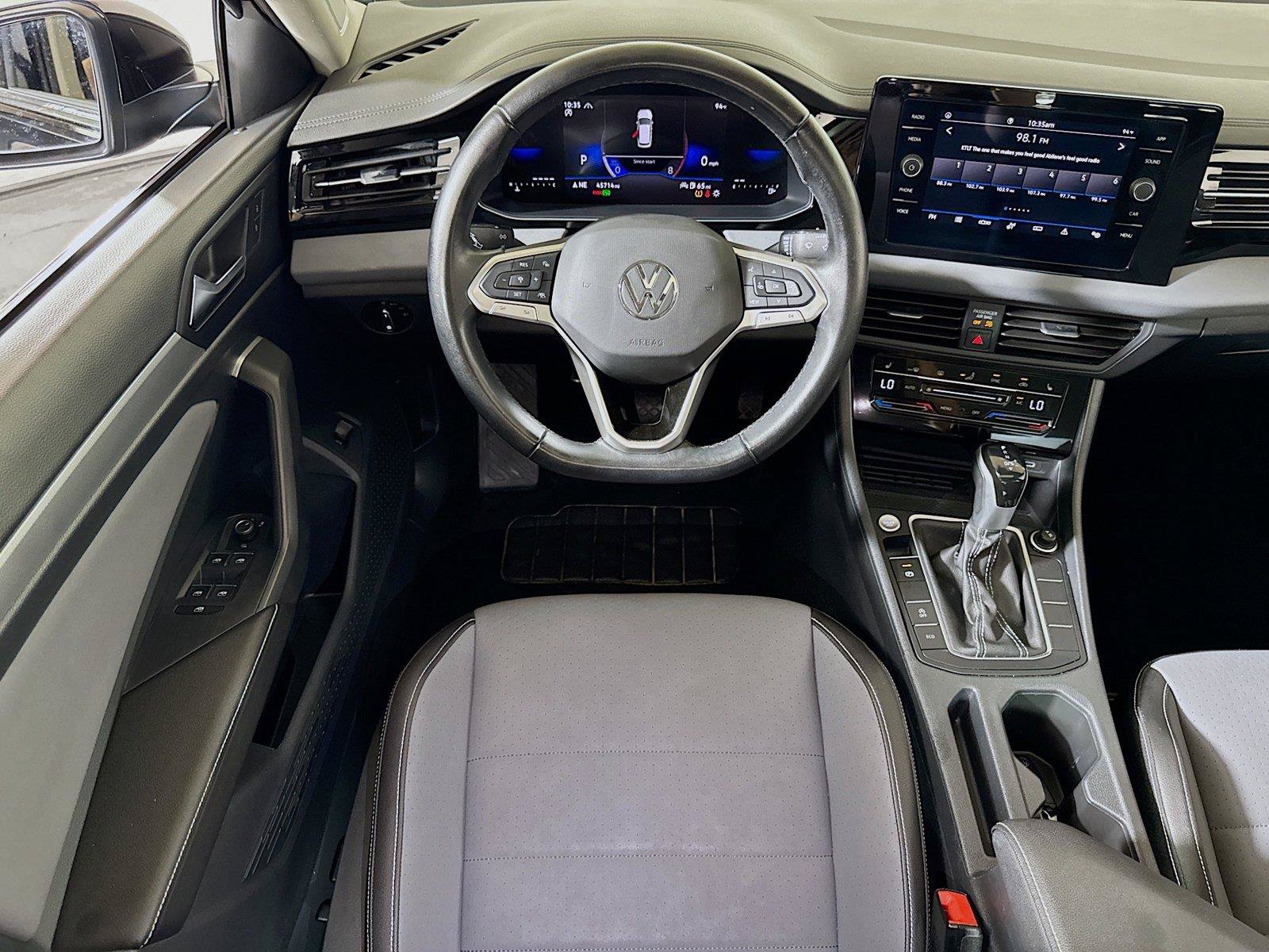 Used 2025 Volkswagen Jetta SE FWD image 20