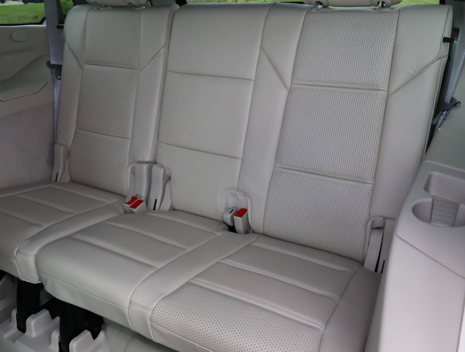 Used 2023 Cadillac Escalade Premium Luxury Platinum w/ LPO, Radiant Package AWD/4WD image 24