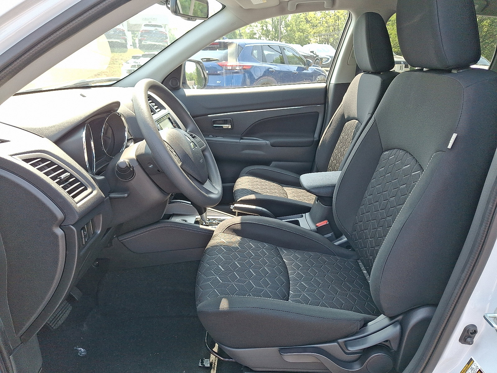 New 2025 Mitsubishi Outlander Sport ES image 13