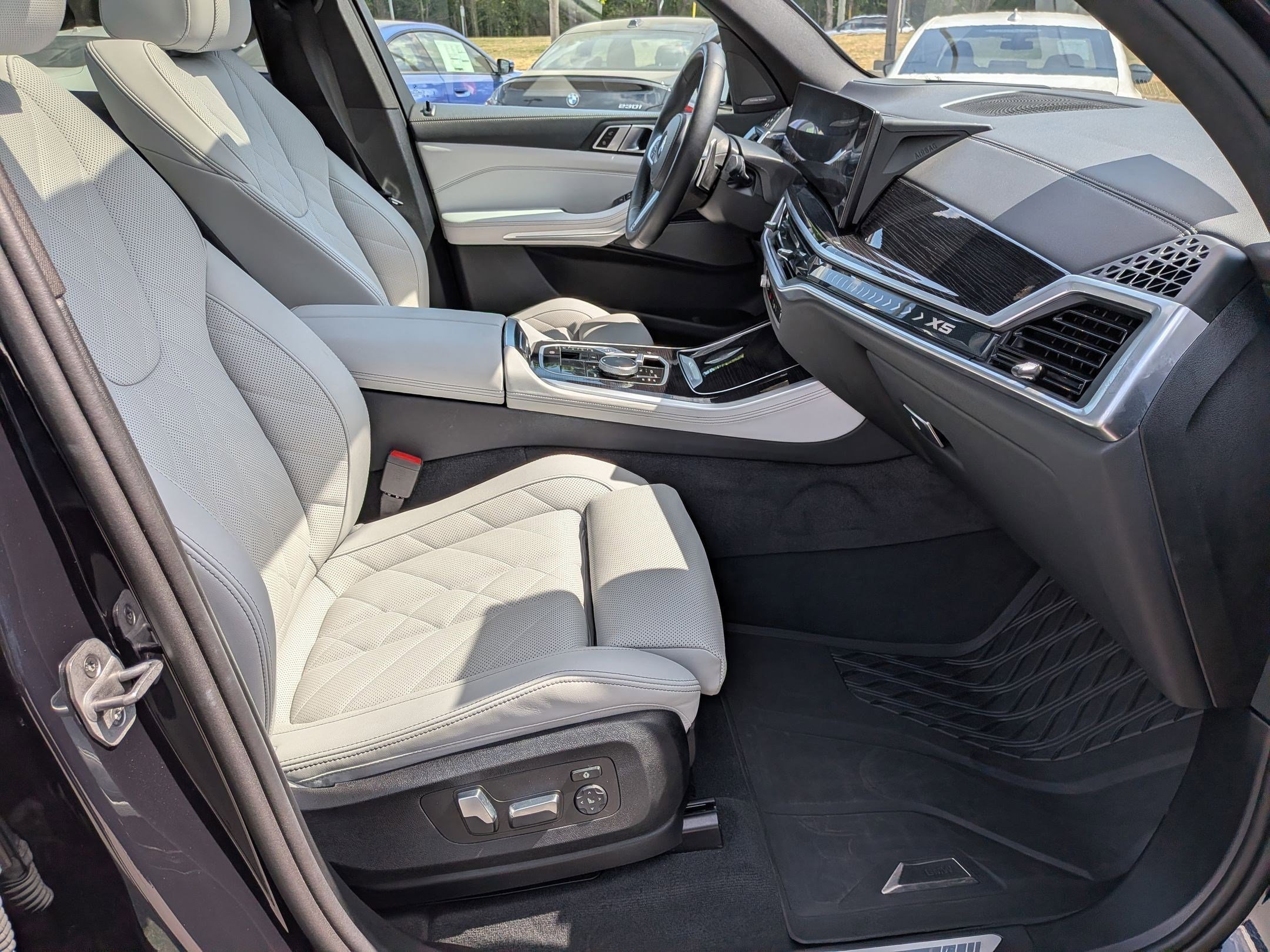 Certified 2025 BMW X5 xDrive40i w/ M Sport Package AWD/4WD image 39