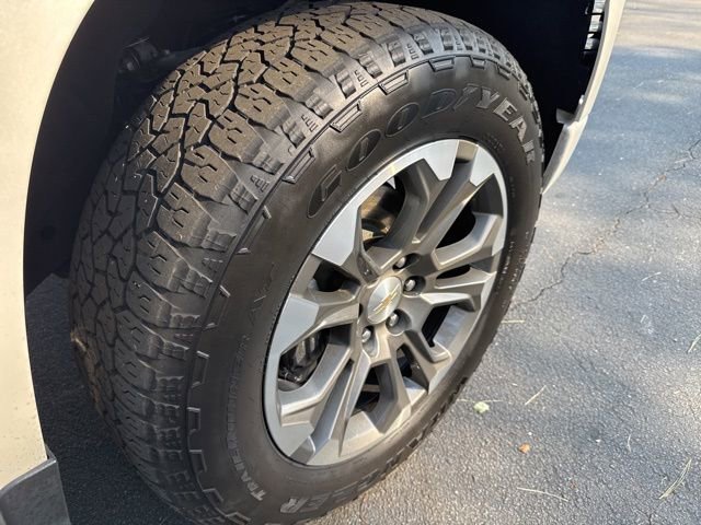 Used 2024 Chevrolet Silverado 1500 High Country w/ Z71 Off-Road Package image 32