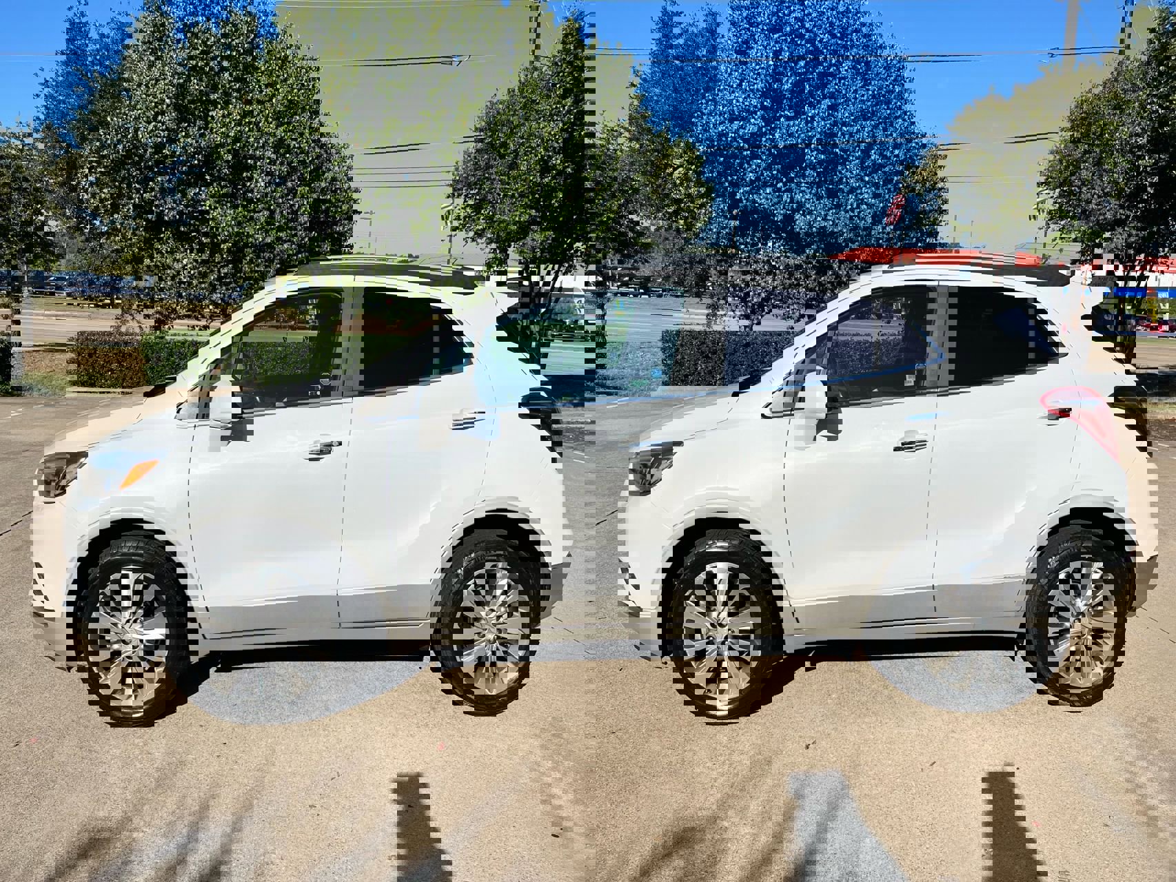 Used 2020 Buick Encore Preferred image 9