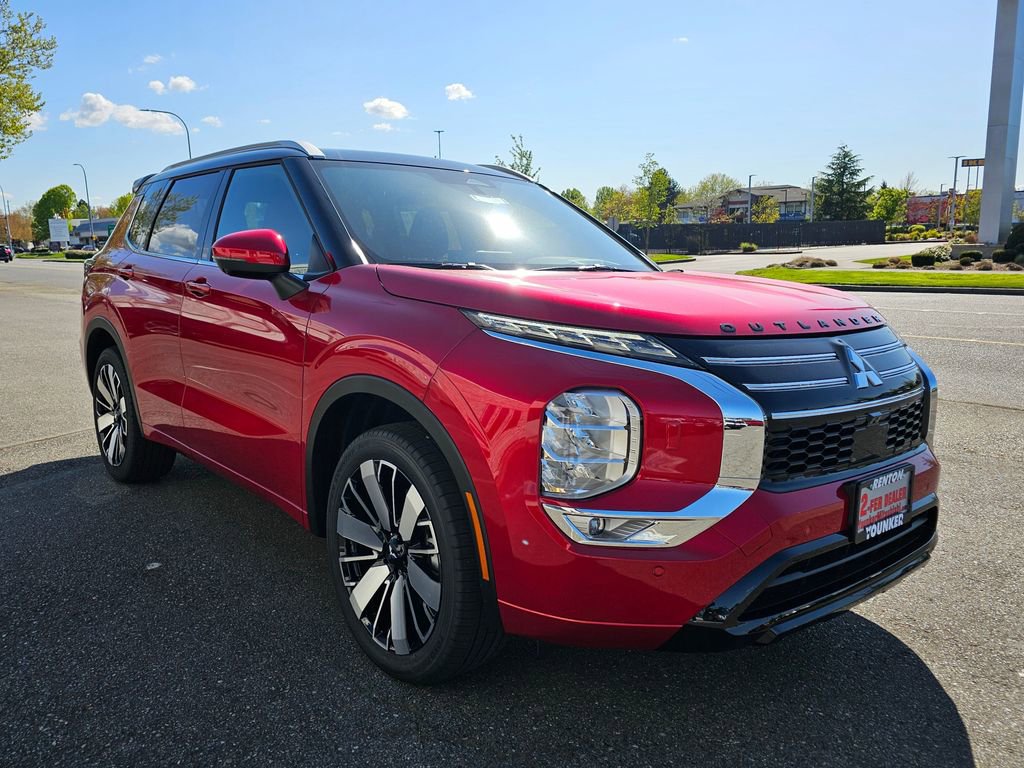 New 2025 Mitsubishi Outlander SEL image 2