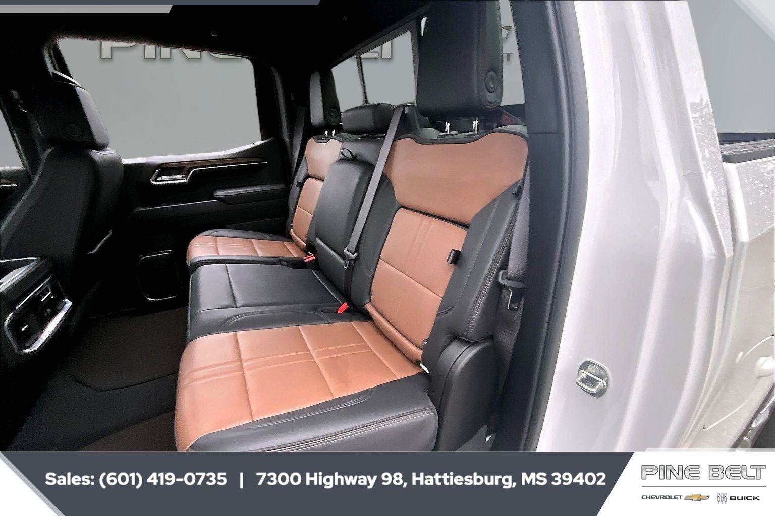 Used 2024 Chevrolet Silverado 1500 High Country w/ Technology Package AWD/4WD image 20