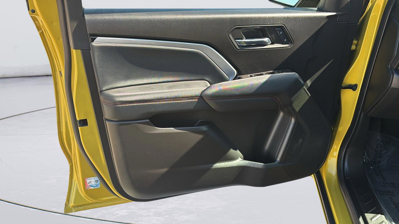 Used 2023 Chevrolet Colorado Z71 w/ Z71 Convenience Package 2 image 25