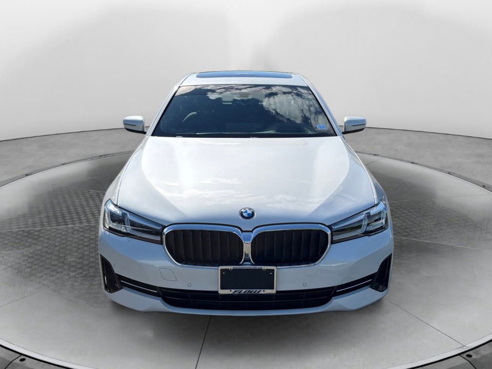 Used 2022 BMW 540i w/ Premium Package RWD image 2