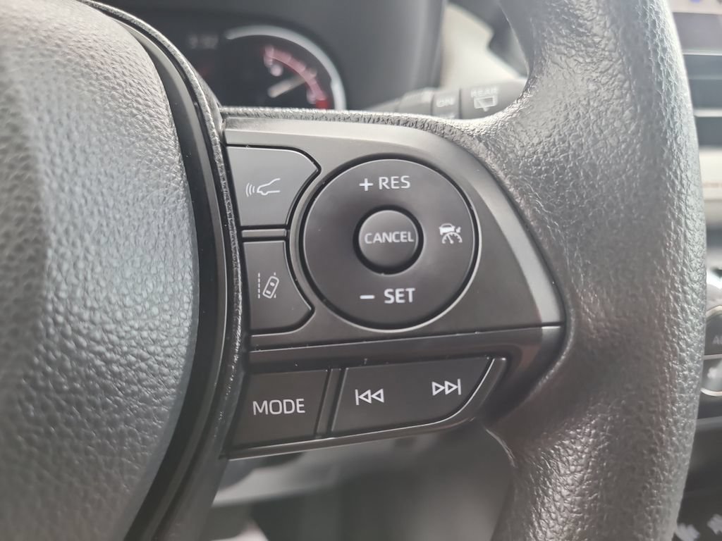 Used 2025 Toyota RAV4 XLE w/ Convenience Package FWD image 32
