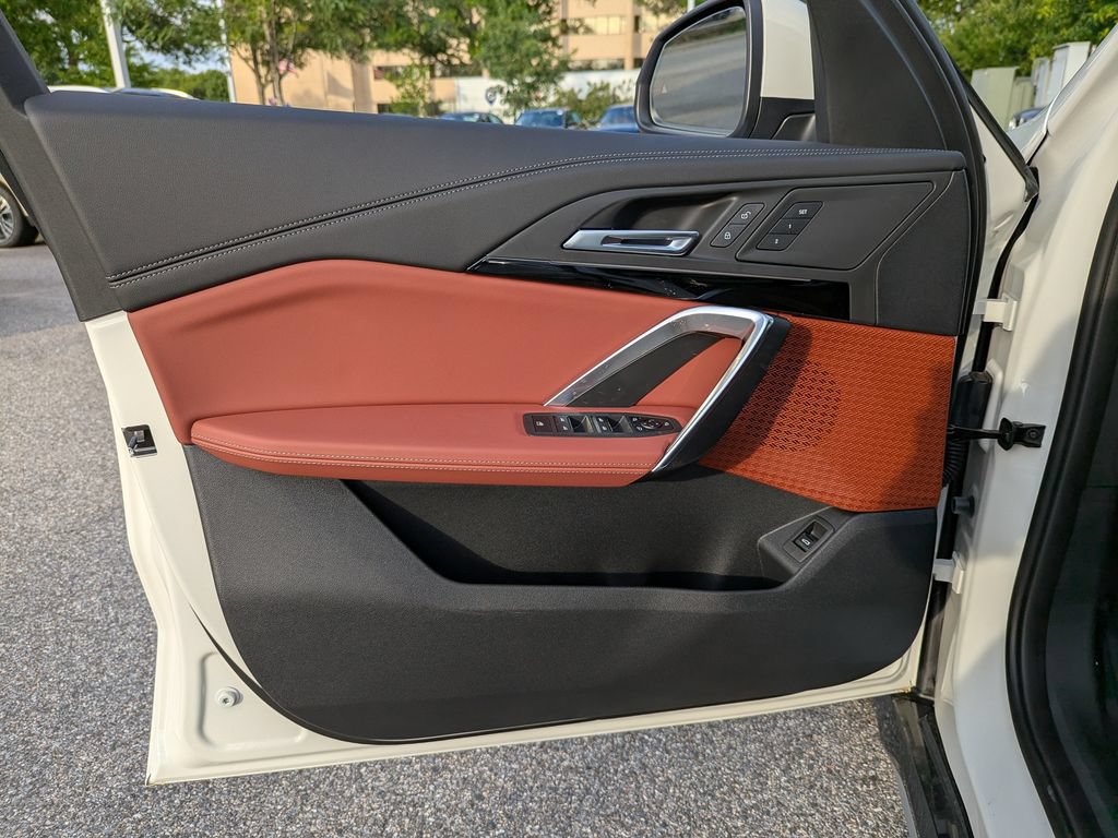 New 2026 BMW X1 xDrive28i AWD/4WD image 10