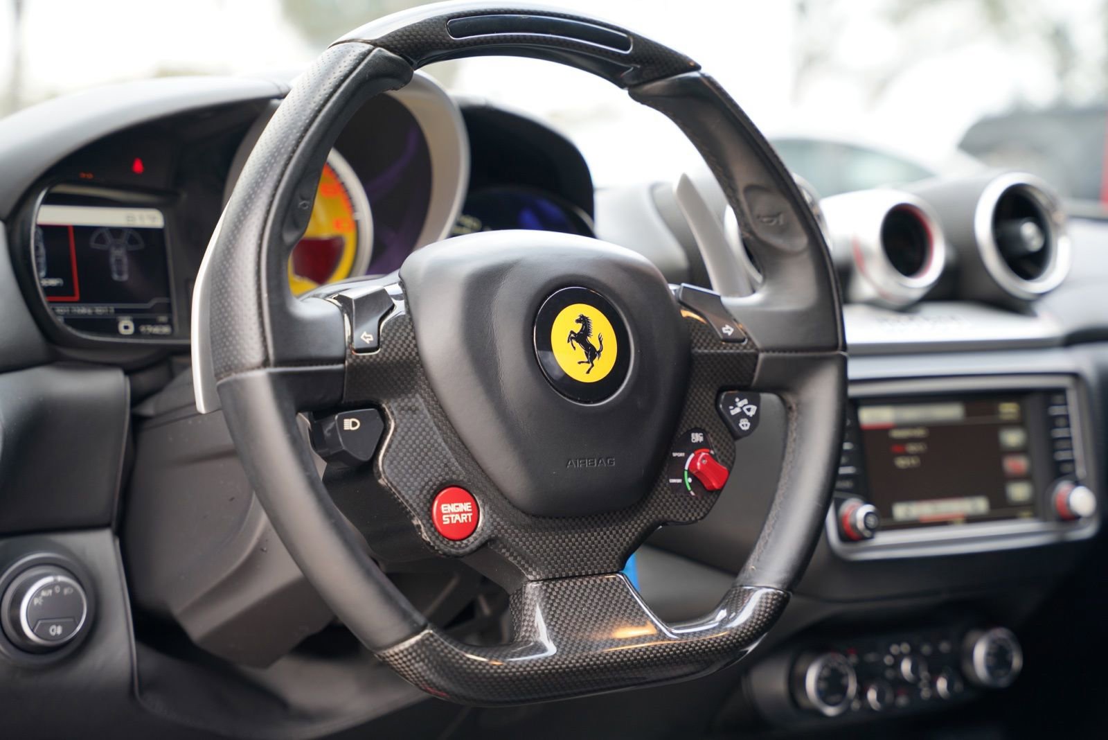 Used 2016 Ferrari California T image 14