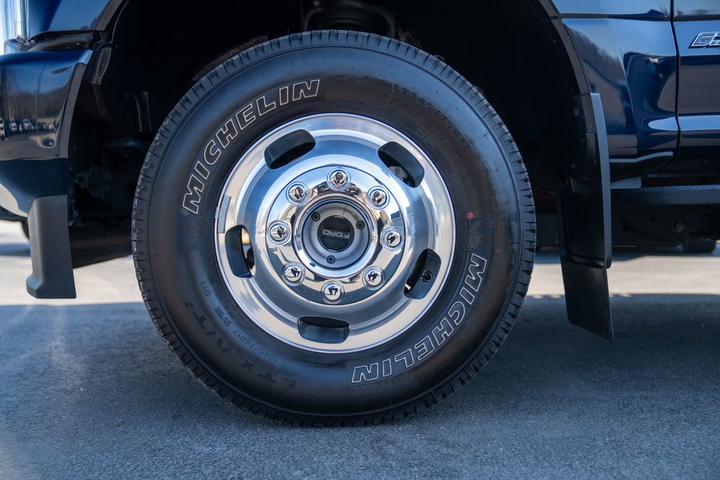 Used 2022 Ford F350 Platinum image 2