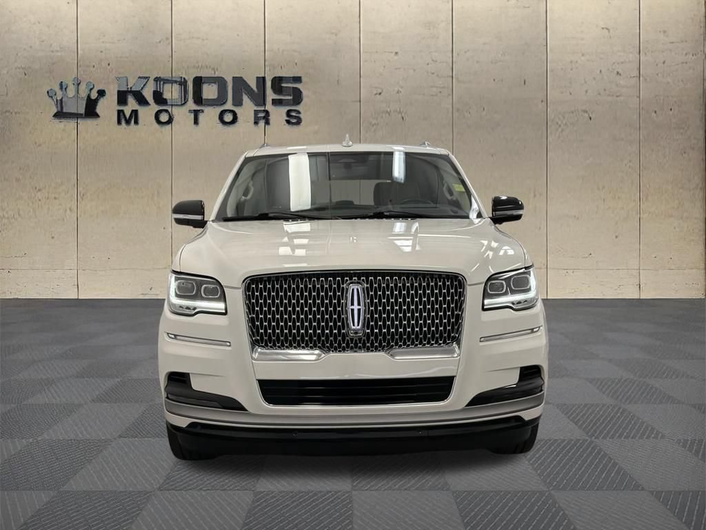 Certified 2023 Lincoln Navigator Reserve AWD/4WD image 3