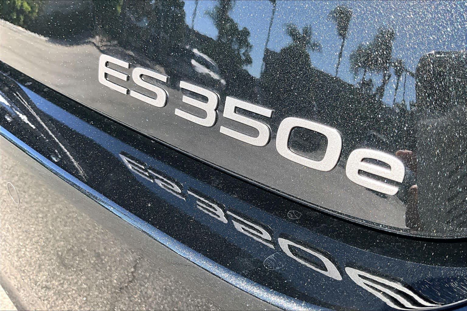 New 2026 Lexus ES 350e w/ Convenience Package FWD image 8